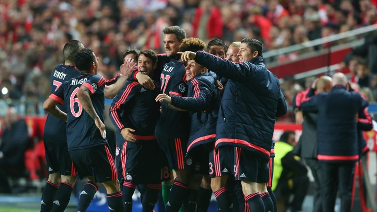 Bayern Munich celebrate the goal scored by Thomas Muller