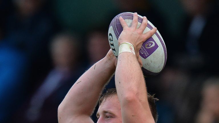 Ben Sowrey of Worcester Warriors prepares to throw the ball in the line out