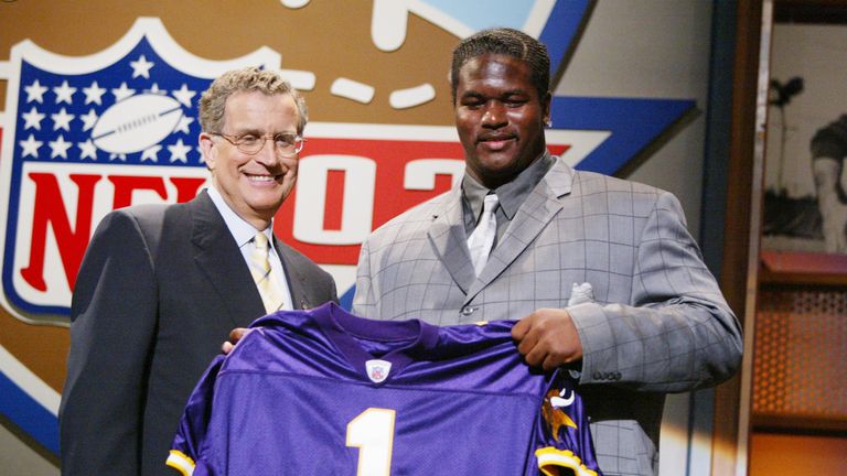 20 April 2002:  Bryant McKinnie of Miami stands with NFL Commisioner Paul Tagliabue after being selected as the seventh player in the 2002 NFL draft by the