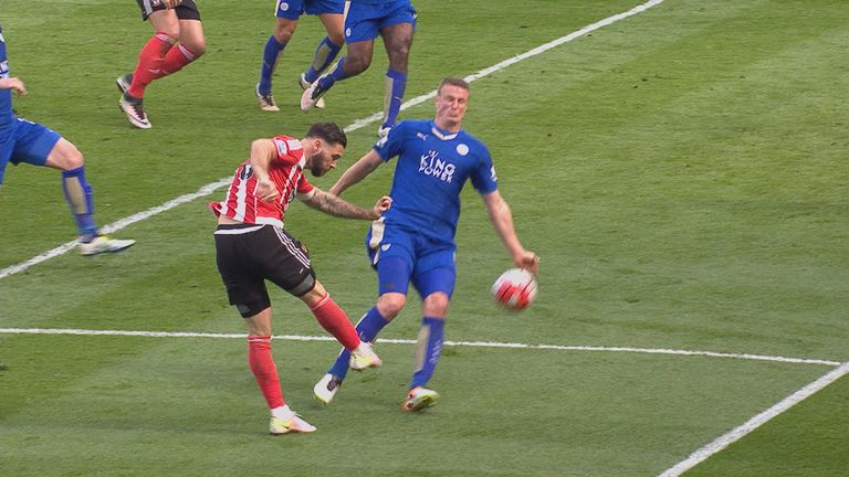 The ball played by Charlie Austin hits Robert Huth's hand