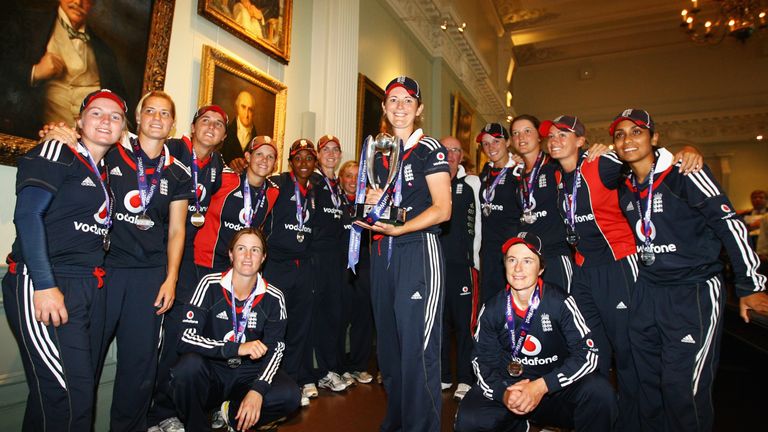 Charlotte Edwards (centre) captained England to Ashes success in 2009