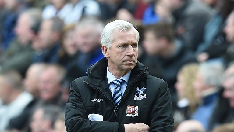 Alan Pardew returned to St James' Park for the first time since departing in 2014