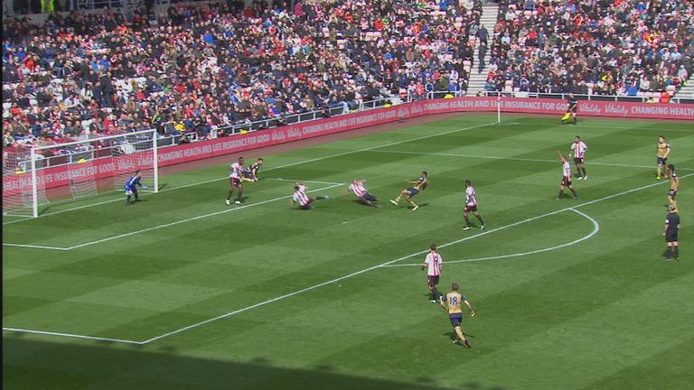 DeAndre Yedlin gets in the way of Alex Iwobi's shot during Sunderland's game with Arsenal
