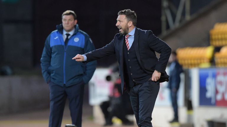 Aberdeen manager Derek McInnes urges his players on from the touchline in the 3-0 defeat at St Johnstone