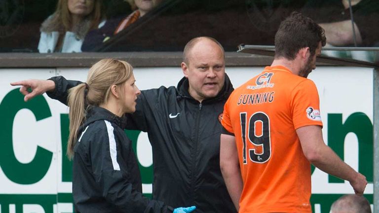 Dundee United manager Mixu Paatelainen and Gavin Gunning during the curious incident of the handball in the afternoon