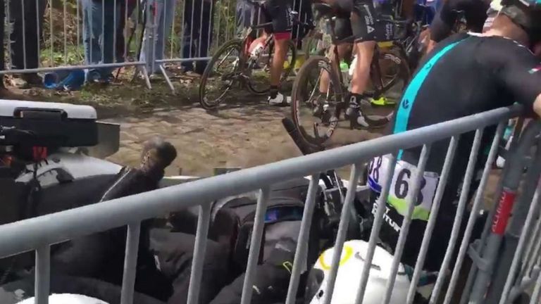 Elia Viviani, Paris-Roubaix crash
