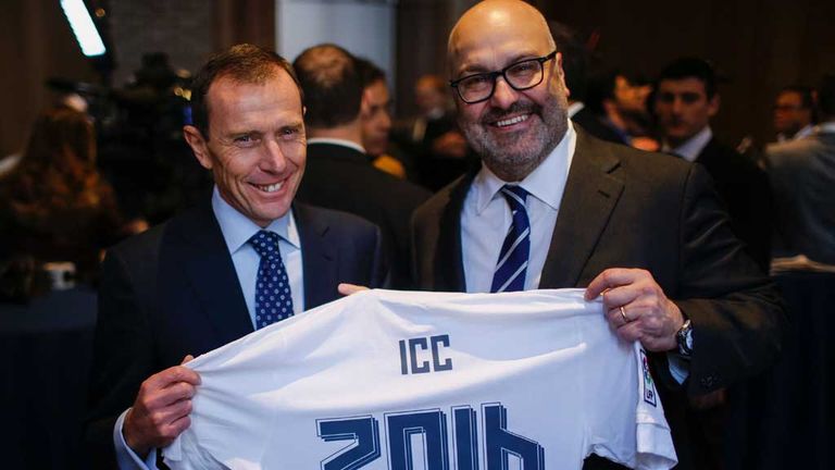 Emilio Butragueno left
Charlie Stillitano right