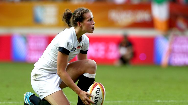 England captain Emily Scarratt scored breakaway try in first half