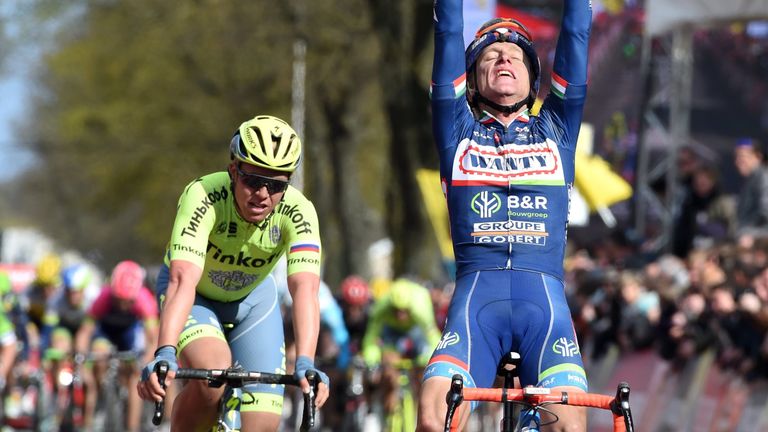 Enrico Gasparotto wins the 2016 Amstel Gold Race ahead of Michael Valgren