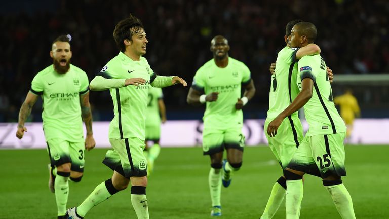 Fernandinho of Manchester City celebrates