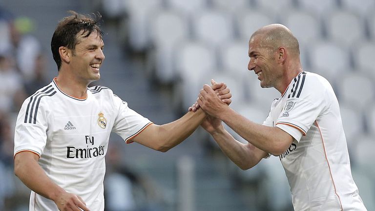  Fernando Morientes (L) is a former team-mate of current Real boss Zinedine Zidane