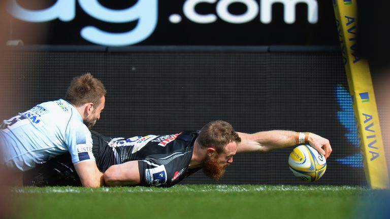 EXETER, ENGLAND - APRIL 02: James Short of Exeter Chiefs stretches out to score a try during the Aviva Premiership match between Exeter Chiefs and Worceste