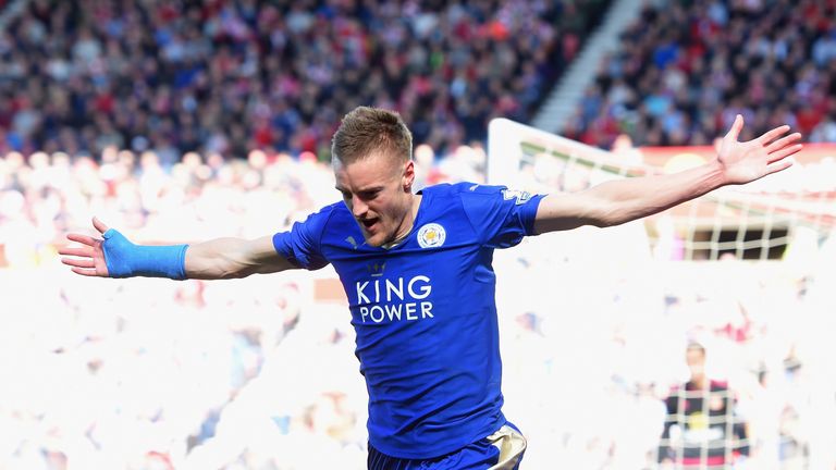 Jamie Vardy of Leicester City celebrates as he scores their first goal during the Barclays Premier League match bet