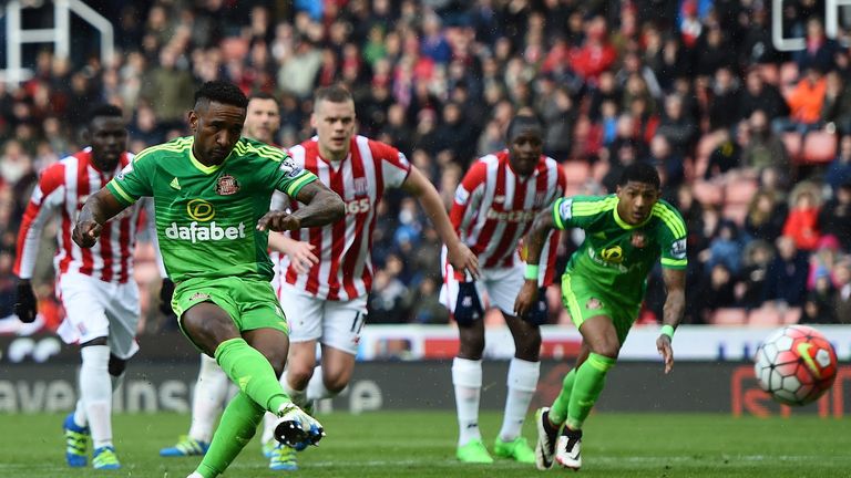 Defoe earns Sunderland a point with a late penalty