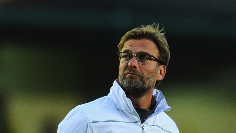 VILLARREAL, SPAIN - APRIL 28:  Jurgen Klopp manager of Liverpool looks on prior to the UEFA Europa League semi final first leg match between Villarreal CF 