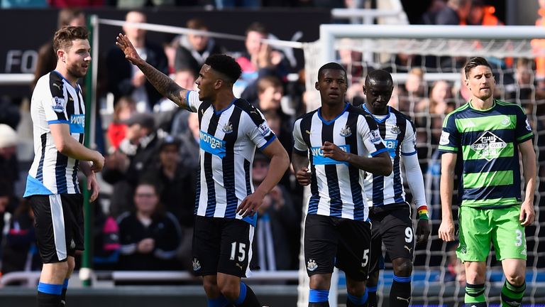 Jamaal Lascelles celebrates after putting Newcastle 1-0 up against Swansea