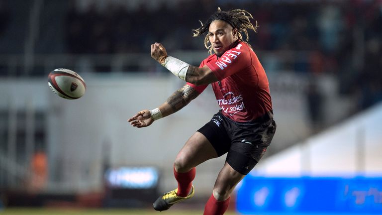  Ma'a Nonu was forced to leave the field in the second half with a head injury