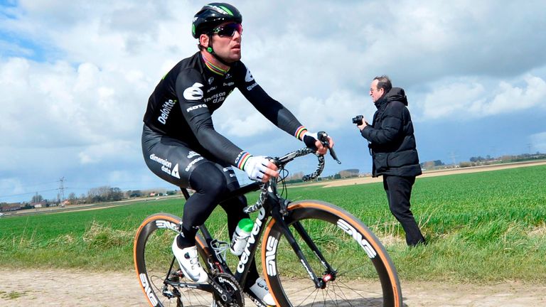 Mark Cavendish training for the 2016 Paris-Roubaix