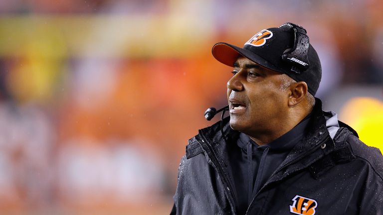 CINCINNATI, OH - JANUARY 09:  Head coach Marvin Lewis of the Cincinnati Bengals looks on in the first half against 