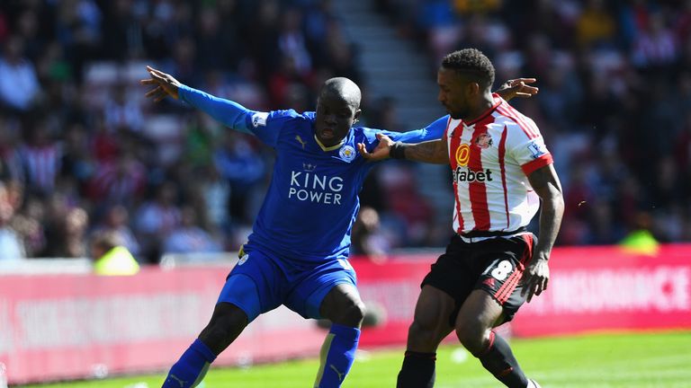 Ngolo Kante of Leicester City takes on Jermain Defoe of Sunderland during the Barclays Premier League match between