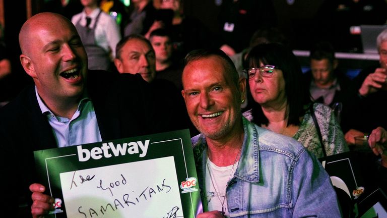 BETWAY PREMIER LEAGUE DARTS.BIC,BOURNEMOUTH.PIC;LAWRENCE LUSTIG.PAU; GASCOINE ENJOYS HIS NIGHT AT THE DARTS