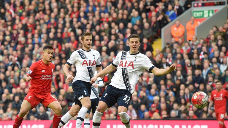 Philippe Coutinho of Liverpool scores his team's first goal