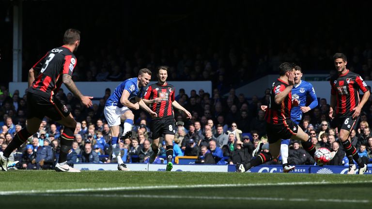 Tom Cleverley scores his team's first goal during the Premier League match between Everton and Bournemouth