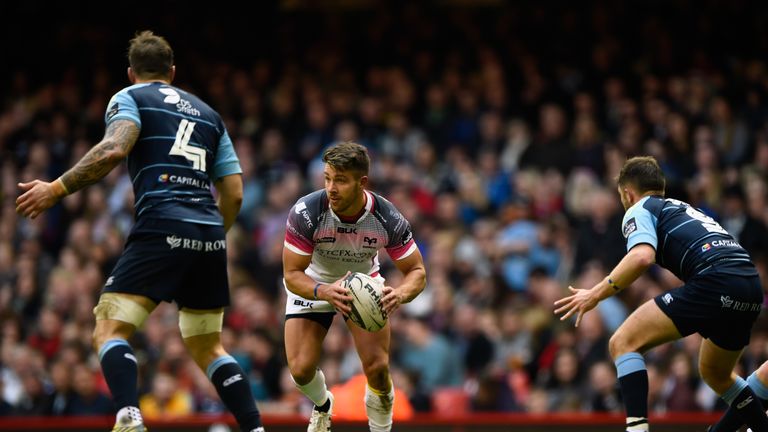 Rhys Webb scored twice in the final ten minutes to hand Ospreys the win