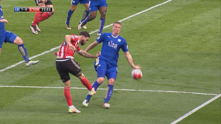 Robert Huth Leicester penalty