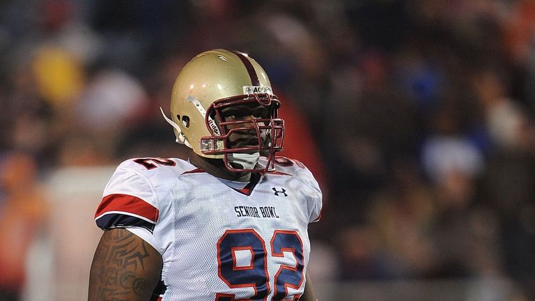 Ron Brace, former New England Patriot linesman, has died at the age of 29.