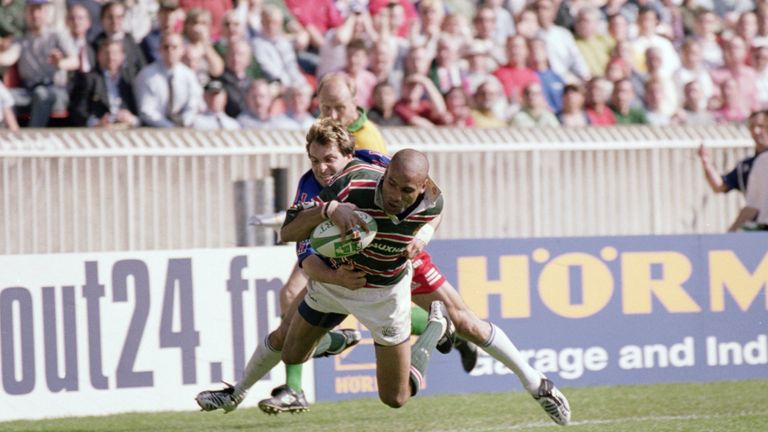 Leicester's Leon Lloyd scores the match-winning try during the 2001 Heineken Cup final against Stade Francais