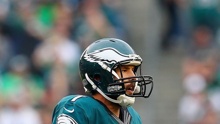 PHILADELPHIA, PA - DECEMBER 13: Quarterback Sam Bradford #7 of the Philadelphia Eagles reacts against the Buffalo Bills during the second quarter at Lincol