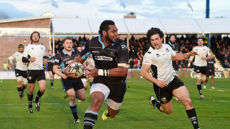 Glasgow Warriors' Taqele Naiyaravoro on his way to scoring a try 