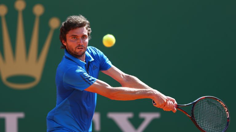 Gilles Simon makes a return during his victory against Grigor Dimitrov