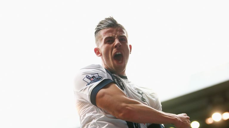 Toby Alderweireld celebrates after scoring against Manchester United in Tottenham's 3-0 win