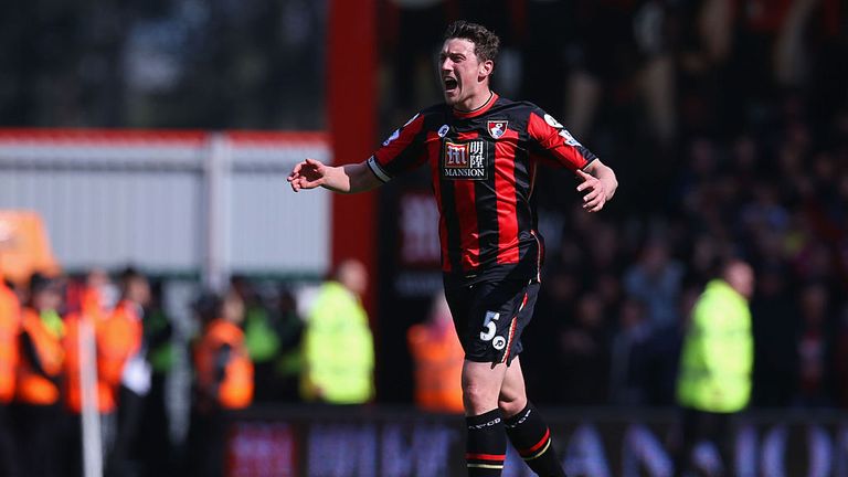 BOURNEMOUTH, ENGLAND - APRIL 23: Tommy Elphick of Bournemouth celebrates after scoring his sides first goal during the Barclays Premier League match betwee