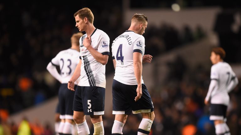 LONDON, ENGLAND - APRIL 25:  Jan Vertonghen (5) and Toby Alderweireld of Tottenham Hotspur look dejected afte