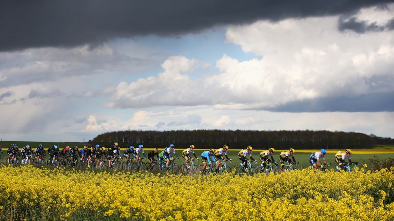 The peloton ride during the second stage of the 2016 Tour de Yorkshire between Otley and Doncaster on April 30, 2016 in Donc