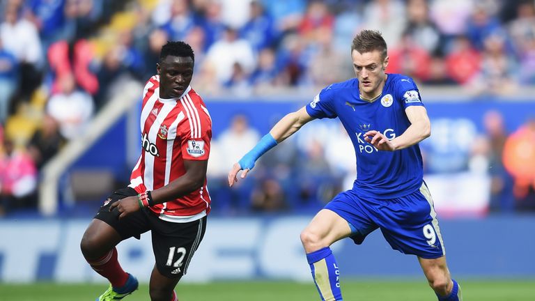 LEICESTER, ENGLAND - APRIL 03:  Jamie Vardy of Leicester City takes on Victor Wanyama of Southampton during the Barclays Premier League match between Leice