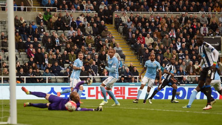  Vurnon Anita equalises for Newcastle against Man City