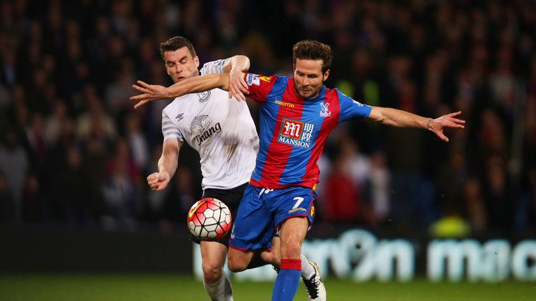 LONDON, ENGLAND - APRIL 13:  Yohan Cabaye of Crystal Palace is challenged by Seamus Coleman