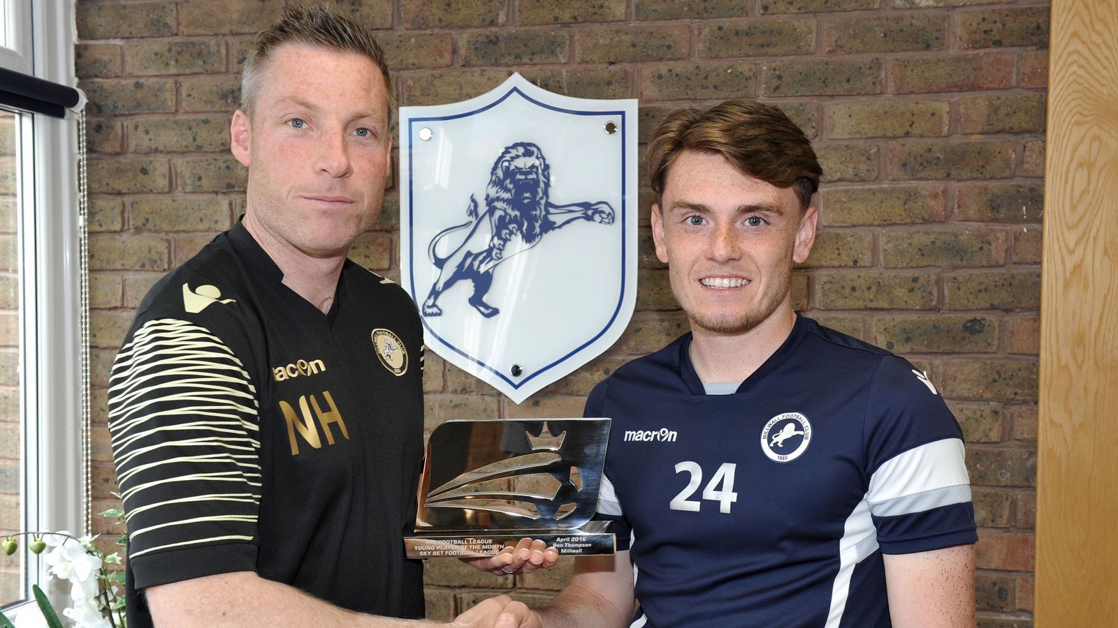 Millwall midfielder Ben Thompson wins April's Football League young ...