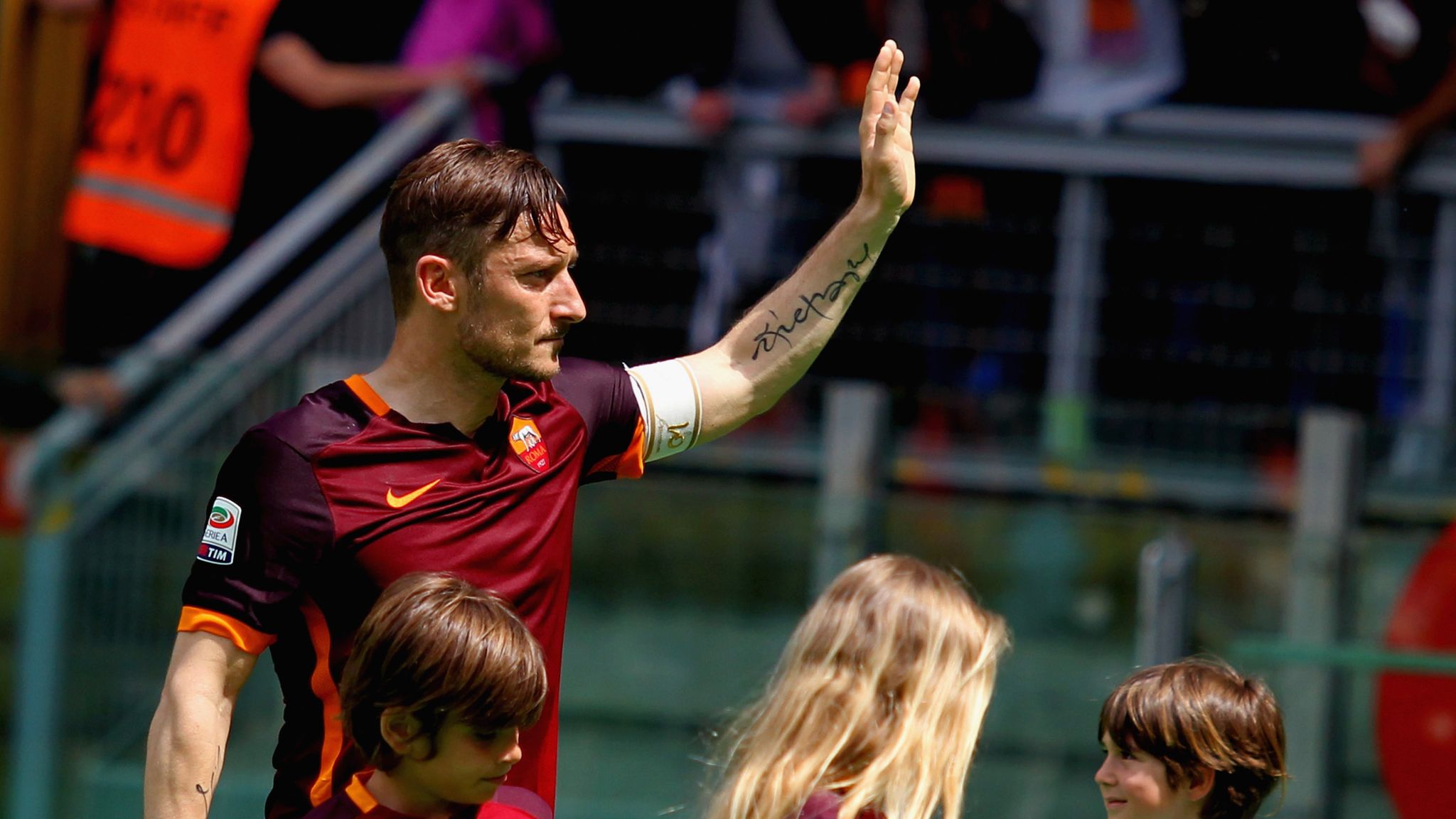 Genoa Celebrates Totti with Special Jersey - Footy Headlines
