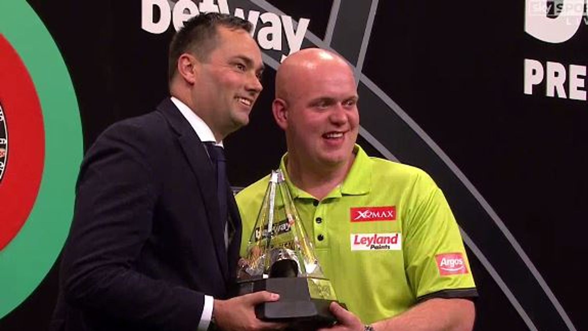 Michael van Gerwen was a level above his Premier League rivals, says