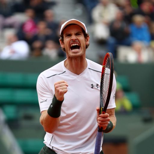 Murray sees off Isner