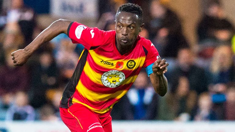 Partick midfielder Abdul Osman has signed a new deal at Firhill
