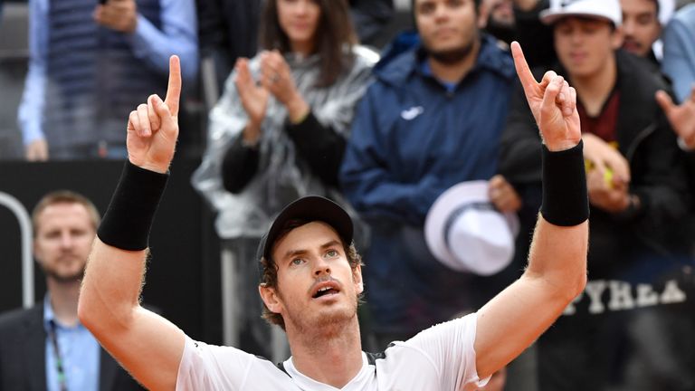 Andy Murray celebrates 