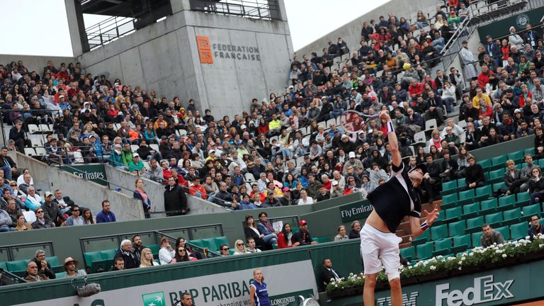 John Isner's venomous serve caused a few problems for Andy Murray