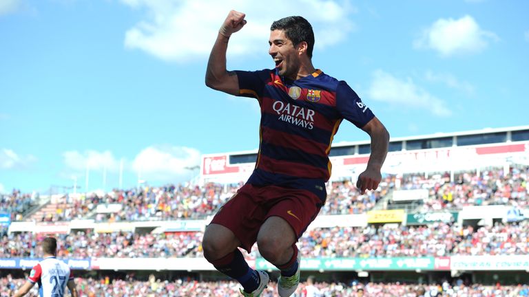 Luis Suarez celebrates Barcelona's second goal