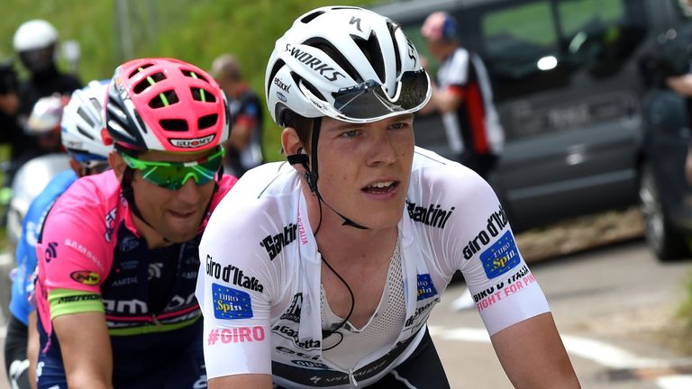 Bob Jungels escapes on stage 16 of the 2016 Giro d'Italia
